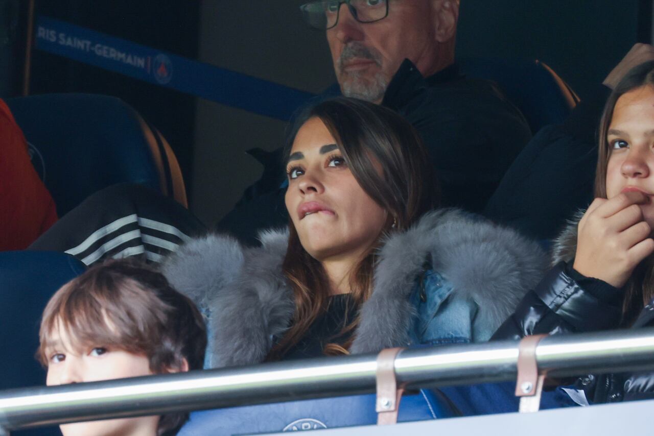 Antonella Roccuzzo, esposa de Leo Messi, durante el partido ante el Bordeaux