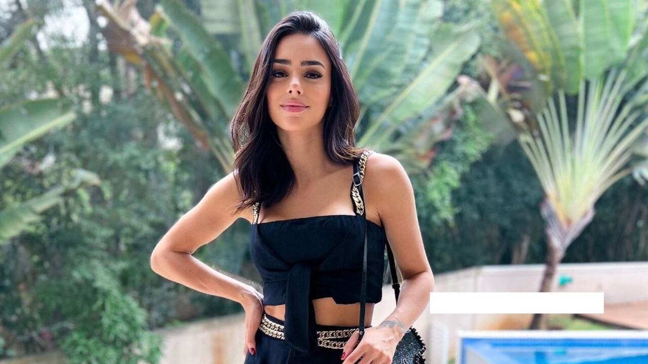 Así luce la esposa de Neymar en bikini, "La mamacita"