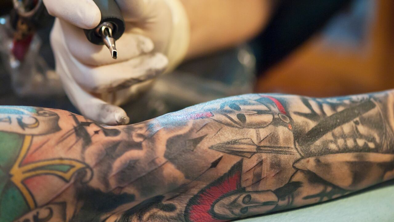 Tatuajes y riesgos