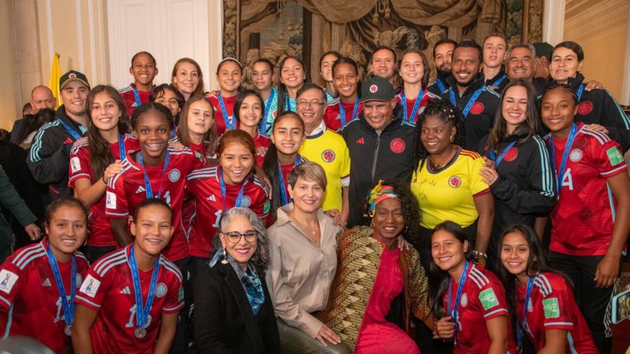 Selección Colombia sub-17 en el Palacio de Nariño junto al presidente Gustavo Petro