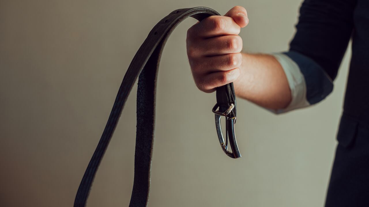 Castigo físico con cinturón