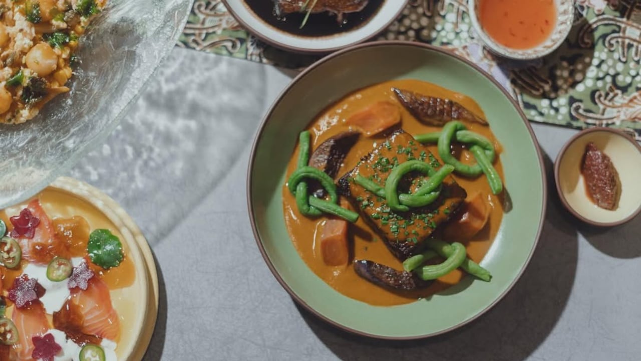 Kaya es un restaurante que se basa en el trabajo de familias granjeras en Florida para crear su menú, un modelo que le dio su Michelin Verde