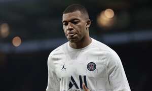 PSG's Kylian Mbappe trains prior to the League One soccer match between Angers and Paris Saint Germain, at the Raymond-Kopa stadium in Angers, western France, Wednesday, April 20, 2022. (AP Photo/Jeremias Gonzalez)