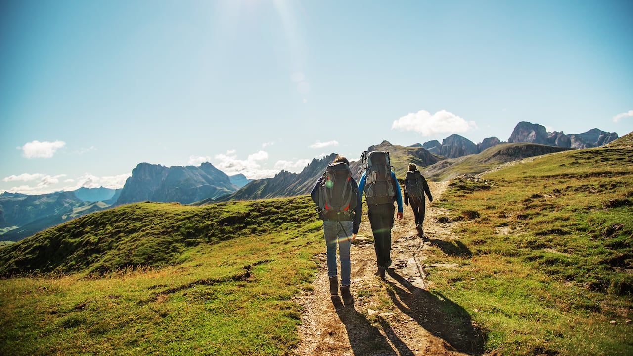 Les dijeron que mundo se acabaría y se metieron a montaña y desaparecieron