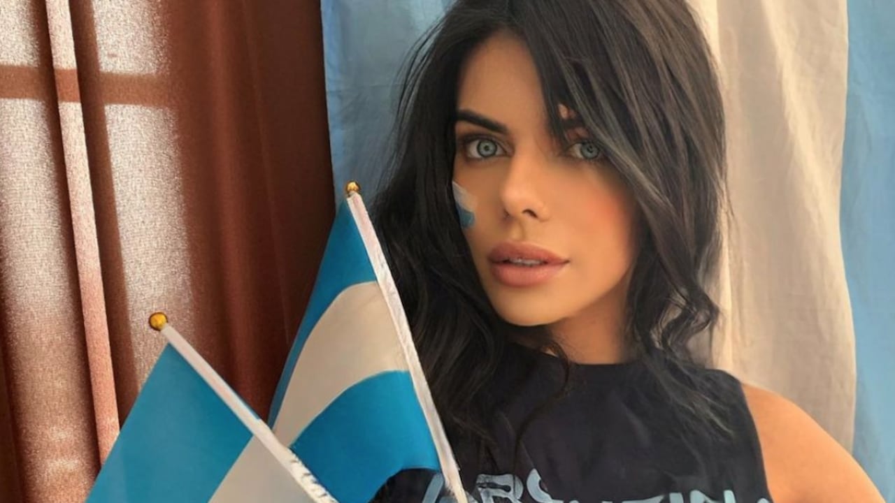 Suzy Cortez, modelo de OnlyFans y admiradora de Messi. Tiene siete tatuajes del argentino.