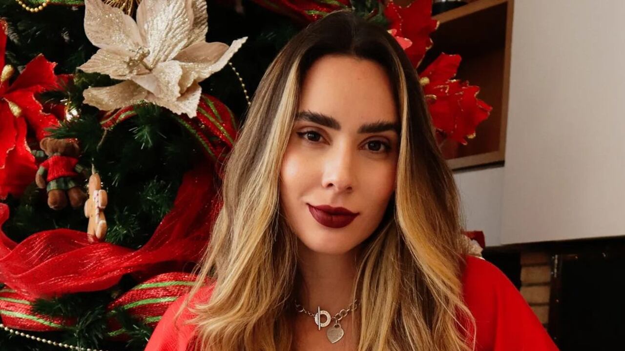 "Mami sexy", le dicen a Mari Manotas por coquetas fotos con poca ropa