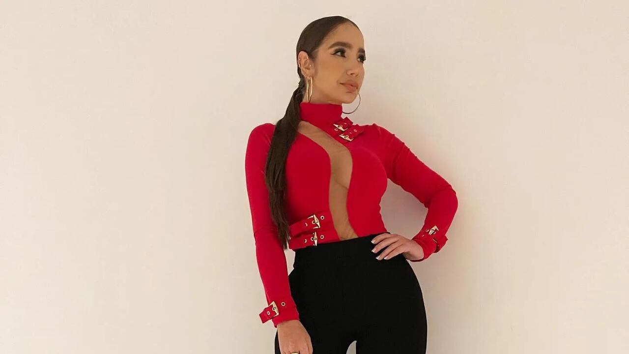 Fotos | El sexy vestido de baño de Paola Jara que puso a más de uno a suspirar