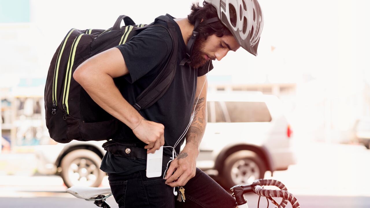 Si guarda el celular en el bolsillo podría perjudicar su esperma