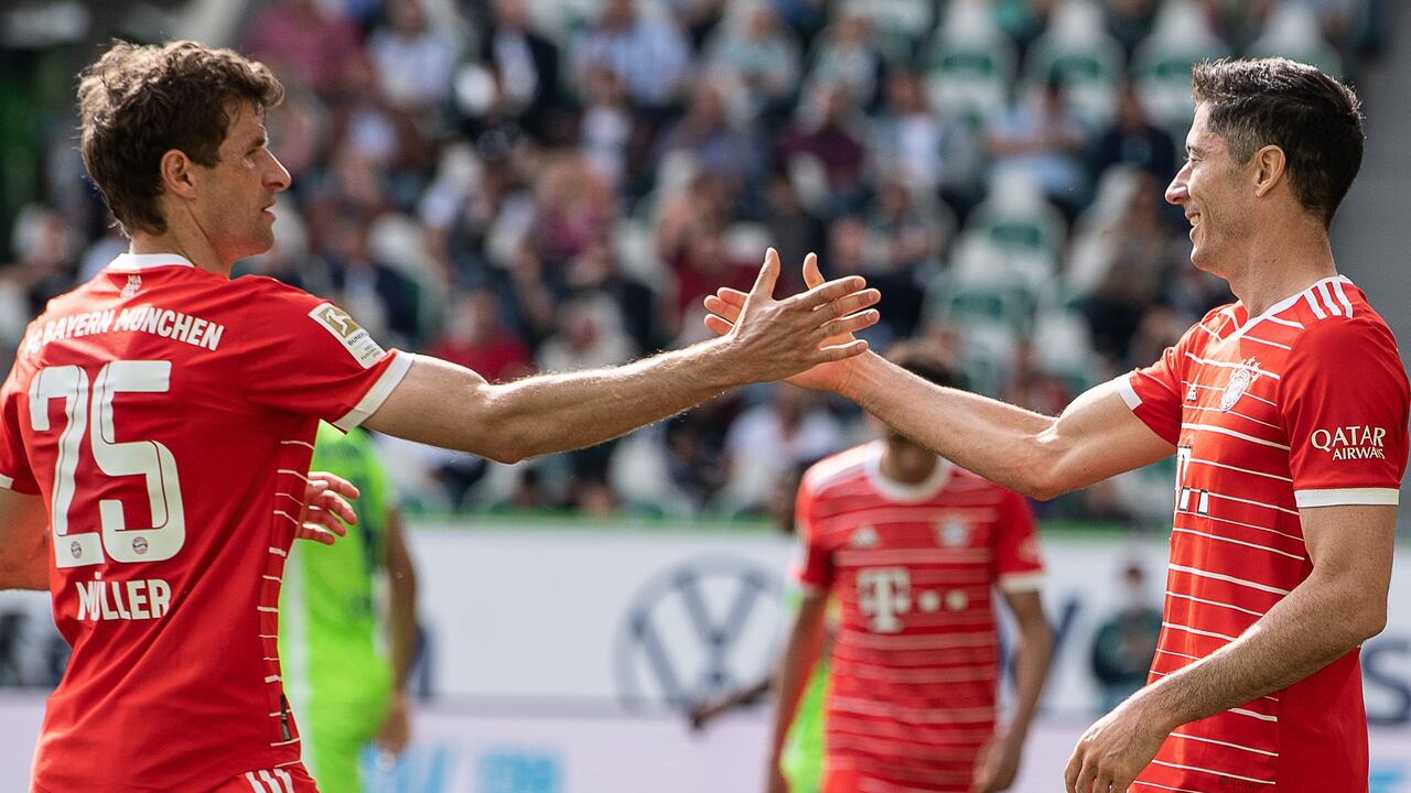 Robert Lewandowski y Thomas Müller en el campo de juego