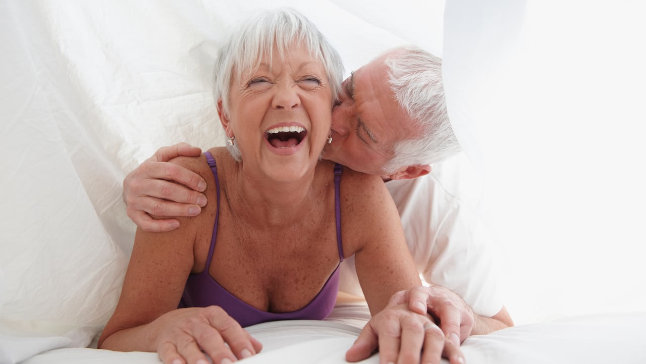 ¿Existe algún límite de edad para tener relaciones sexuales?