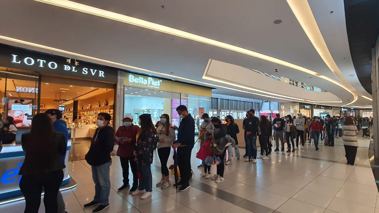 Filas en Calima / Elecciones 2022 Colombia