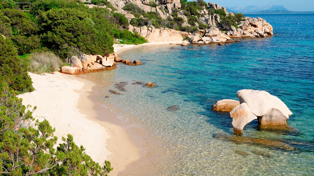 Isla italiana regala hasta 15 mil euros por ir a vivir a ella y con muchos lujos