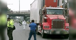 Un ciclista murió al ser arrollado por un camión en la Avenida Boyacá.